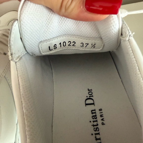 Dior White Sneakers with Black Star Details - Picture 7 of 9